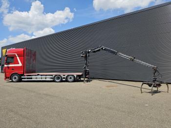 DAF XF 460 6x2 / PENZ CRANE